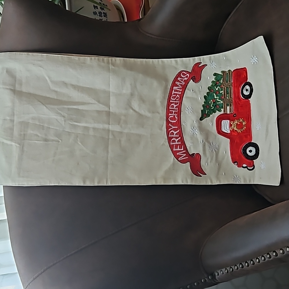 Well Dressed Home Appliqued Merry Christmas Holiday Beige Table Runner